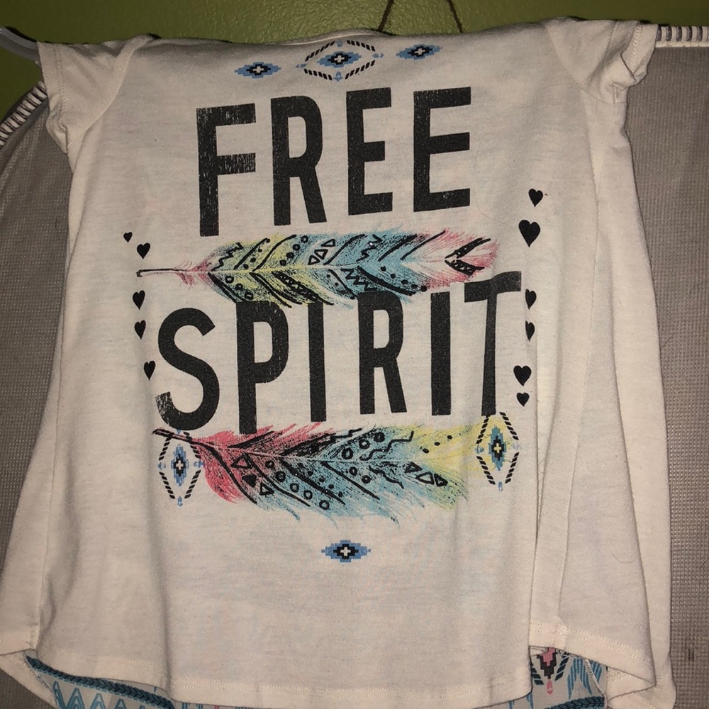 Girls Size M Tee “Free Spirit”